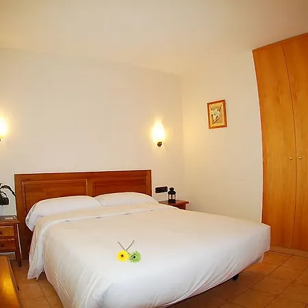 Holastays La Hotel